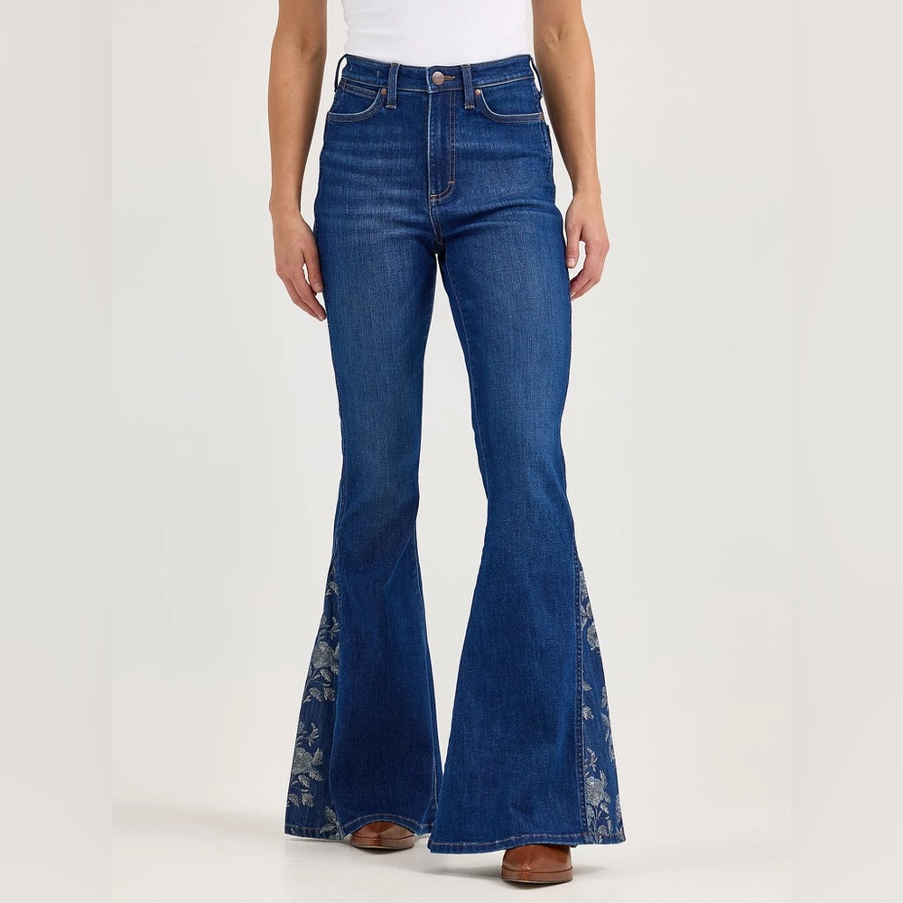WOMEN'S WRANGLER RETRO® BAILEY HIGH RISE PIECED TRUMPET FLARE JEAN